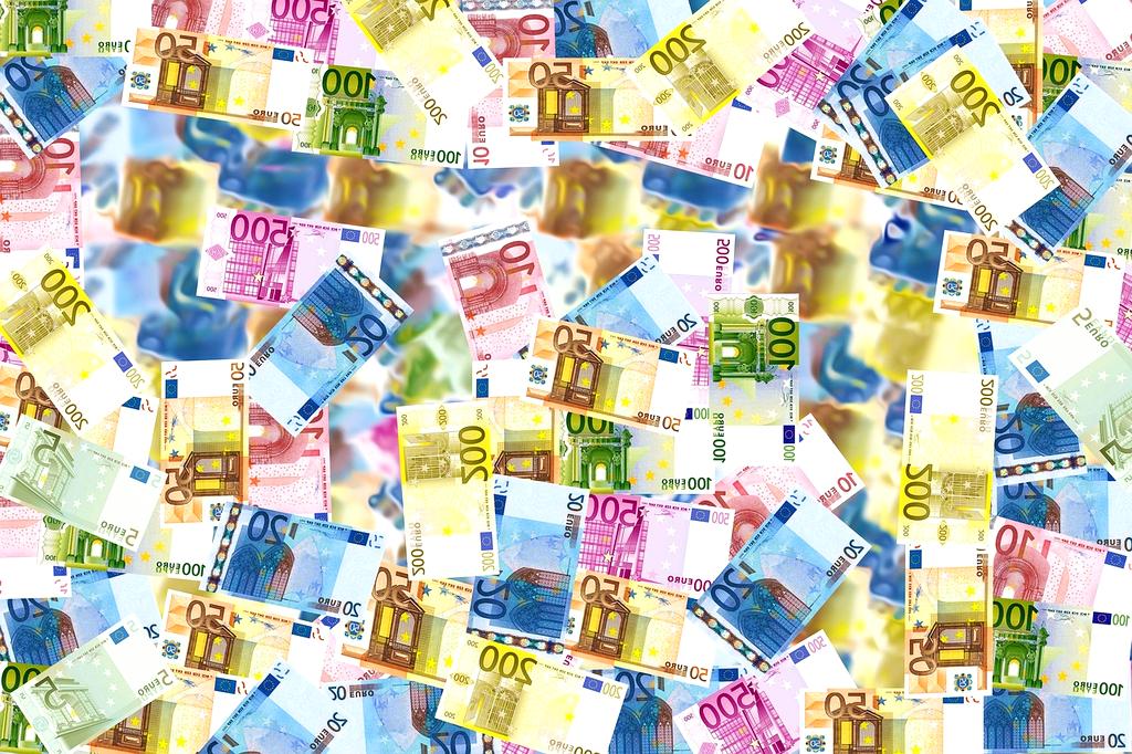 Automated savings with smartphone app